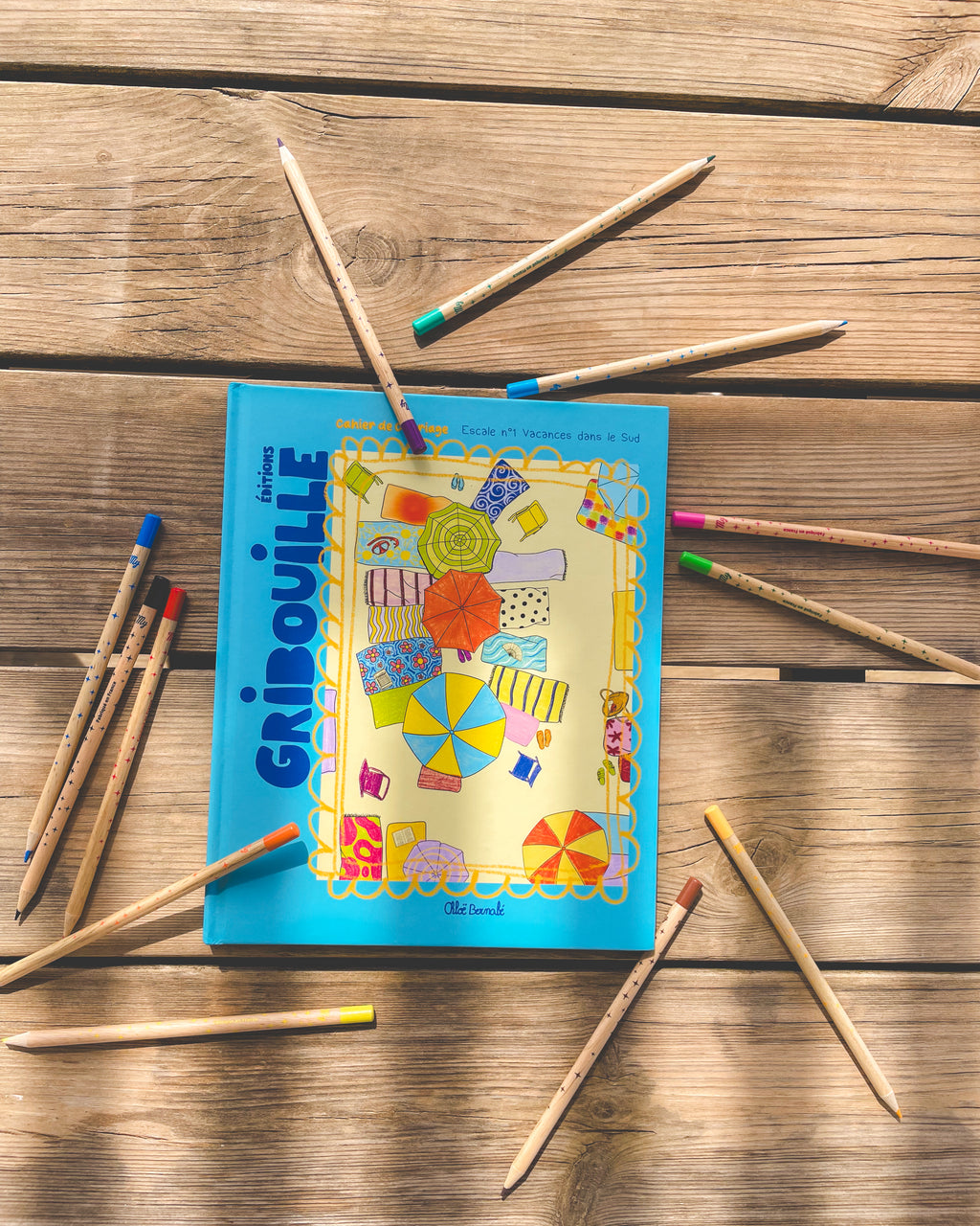 Escale n°1 + Boîte de Crayons de Couleur